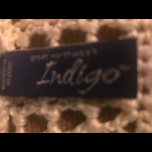 Cream Colored Crocheted Sleeveless Jacket - Picture 3 of 3